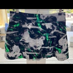 Jerdog Women's Emerald Glow Back Pleat Skirt, Size M